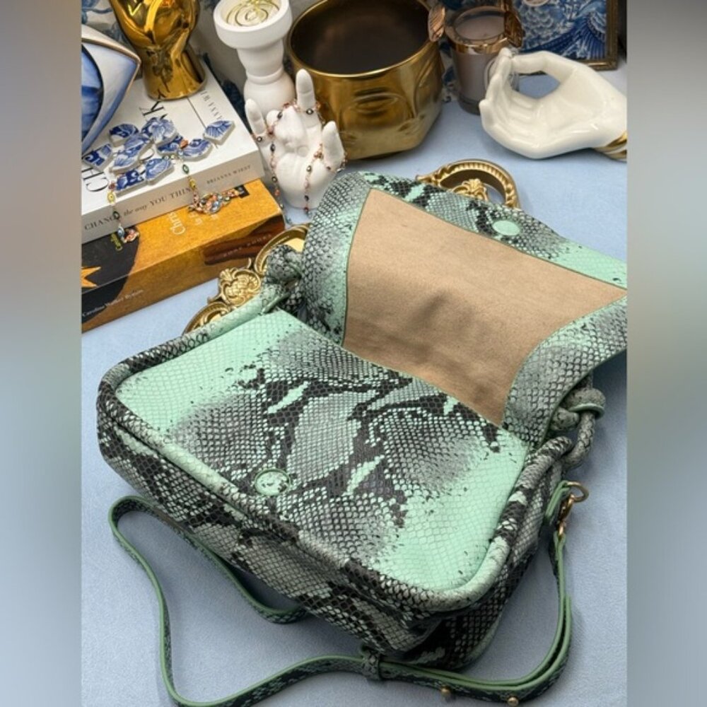 🆕 CULT GAIA 🧿 X BRATZ NWOT Green Snakeskin Flap Purse, Knotted Handle *SAMPLE* - Picture 10 of 15